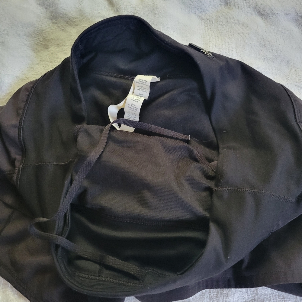 SOLD Size 6 Black Speed Up Short Midrise 4" Inseam - Picture 4 of 4